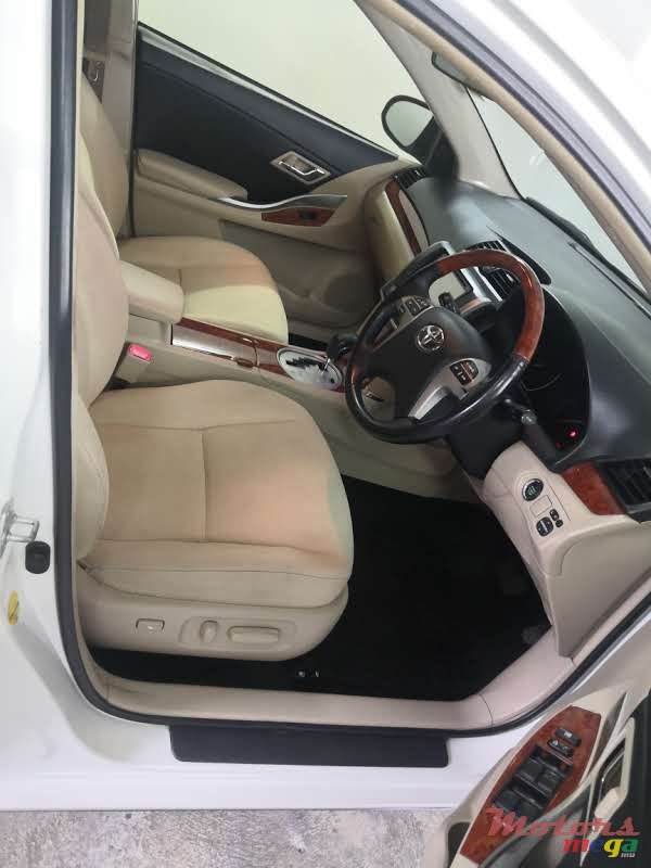 2013' Toyota Allion Special Edition photo #4