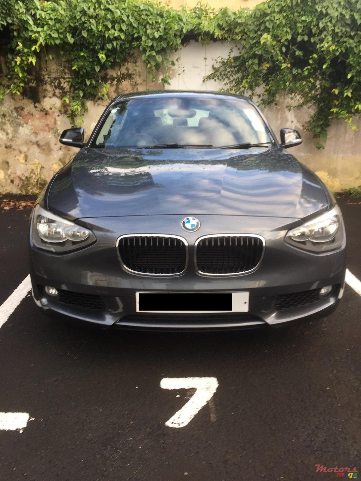 2012' BMW 1 Series 5 Door Twin Turbo photo #2