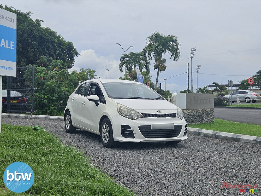 2015' Kia Rio photo #1