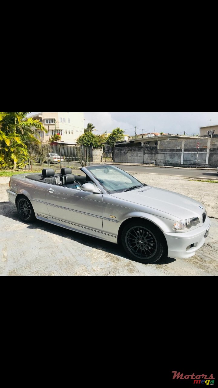 2001' BMW 3 Series Convertible photo #3