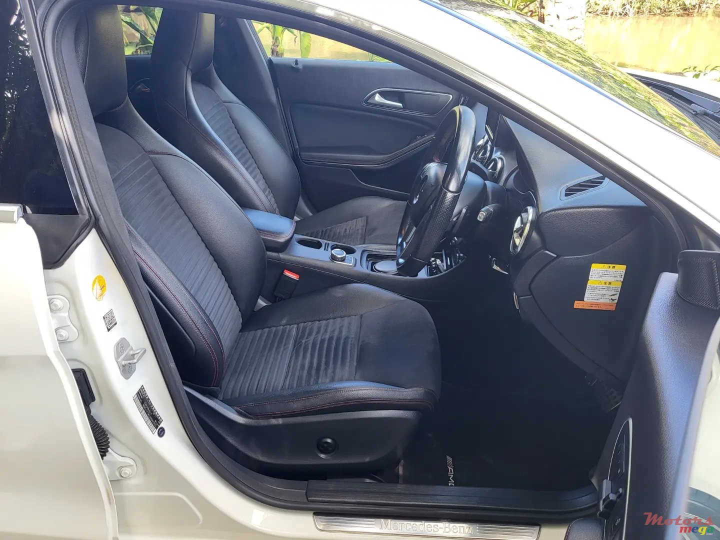 2014' Mercedes-Benz CLA 180 photo #6