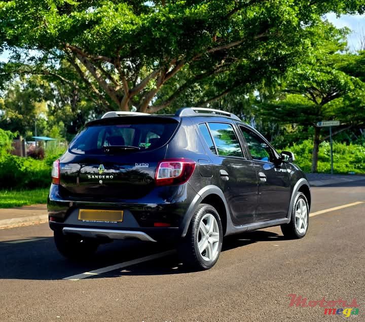 2016' Renault Sandero StepWay Turbo.  Low mileage photo #3