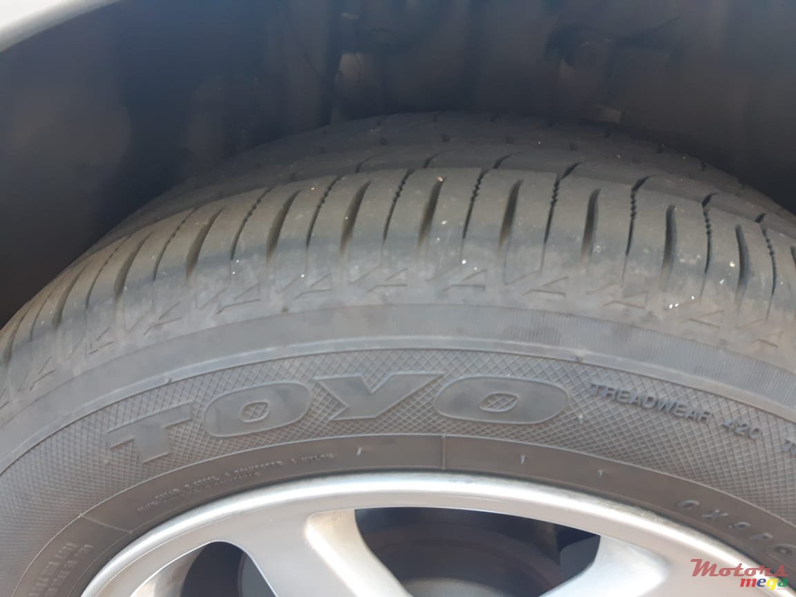 2007' Toyota Yaris photo #2