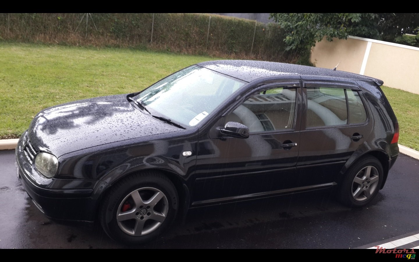 2000' Volkswagen Golf photo #1