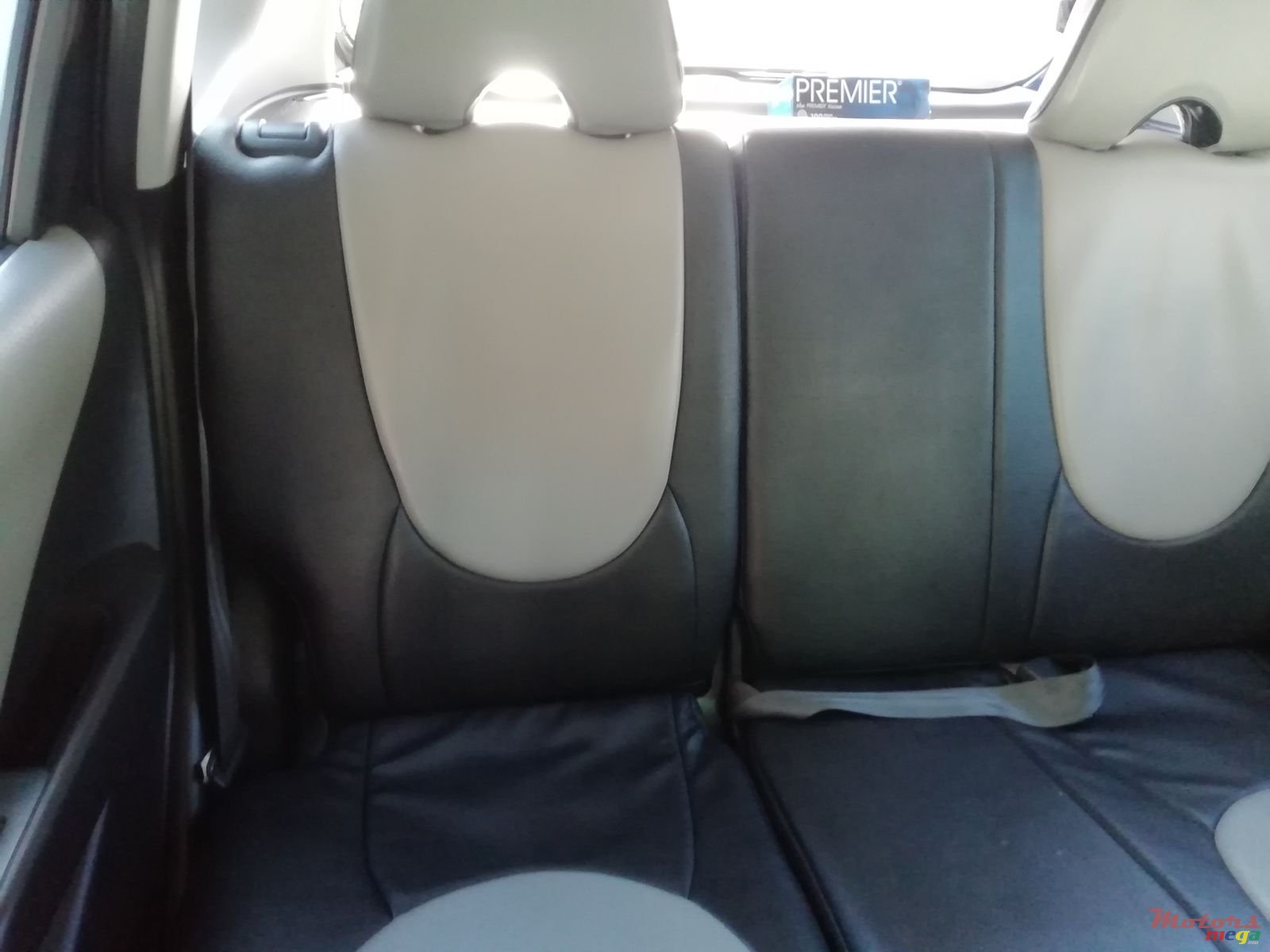 2004' Honda Jazz photo #2