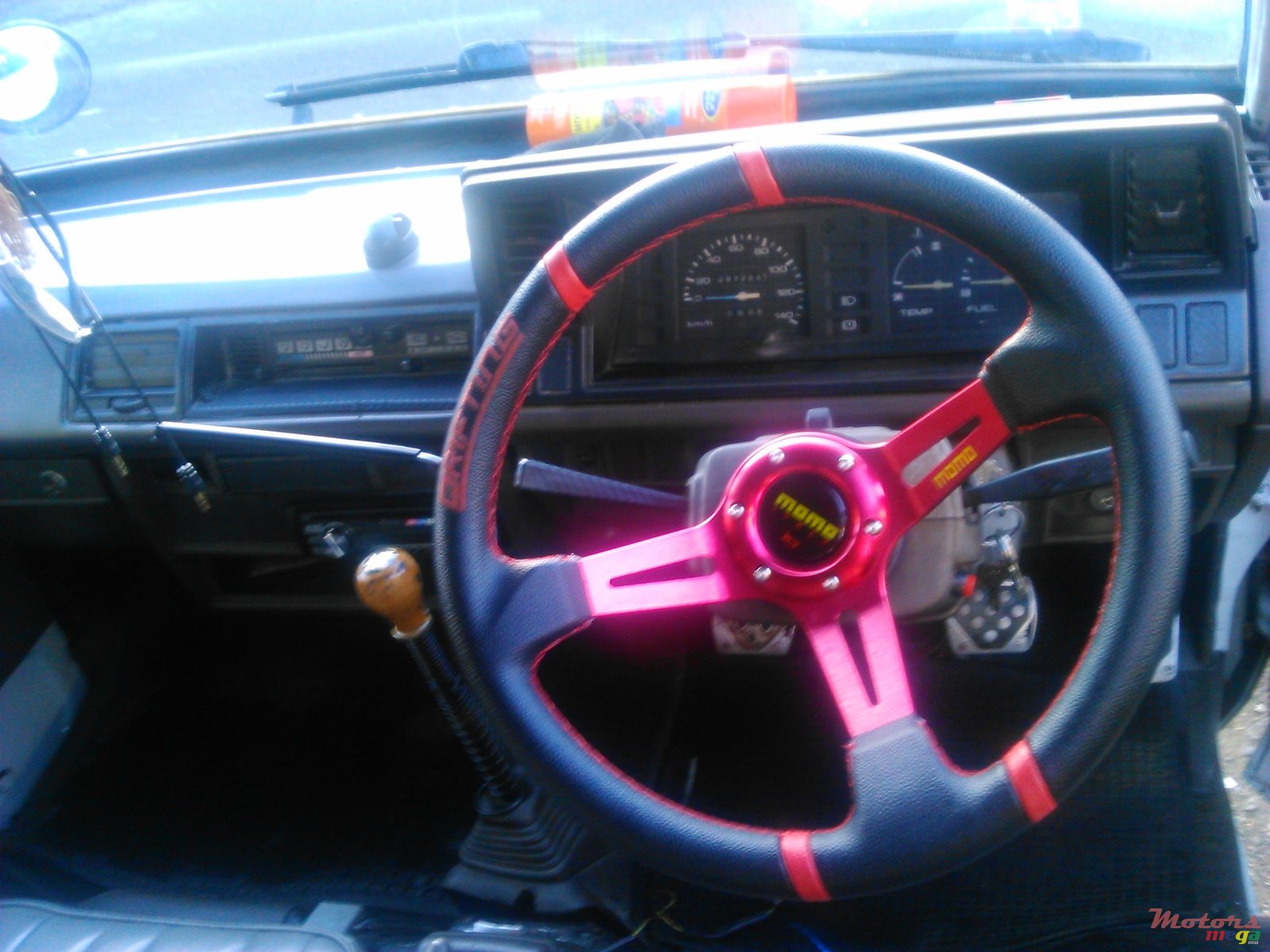 1990' Nissan Vanette pass Volant sport/codex photo #2