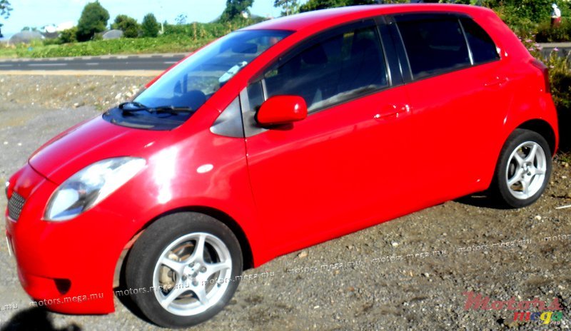 2005' Toyota vitz photo #2