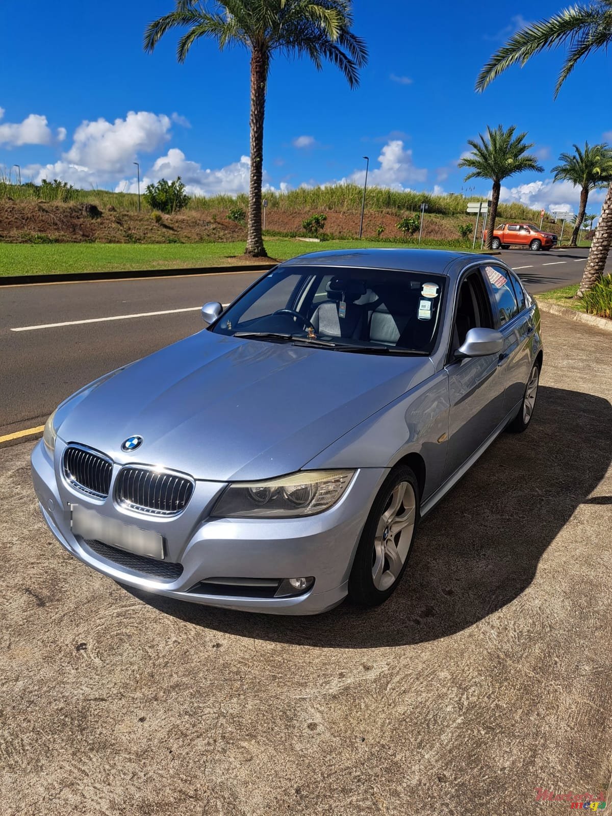 2011' BMW 316 photo #4