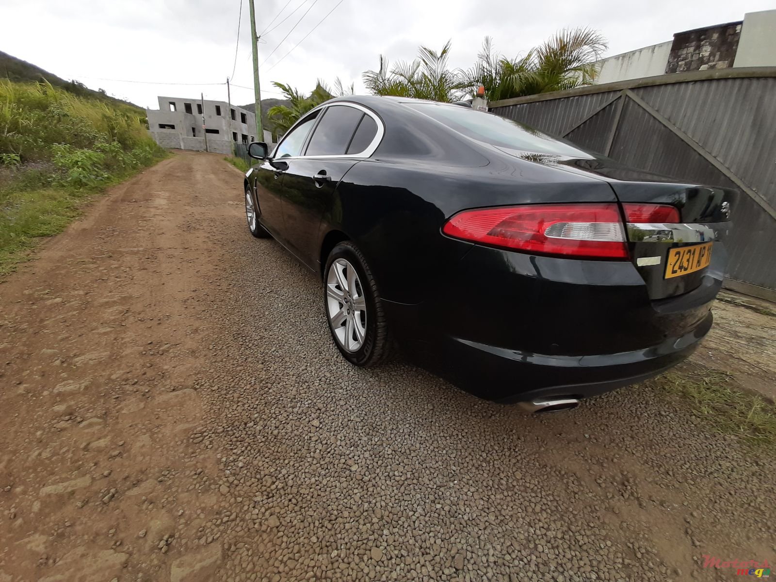 2011' Jaguar XF photo #1