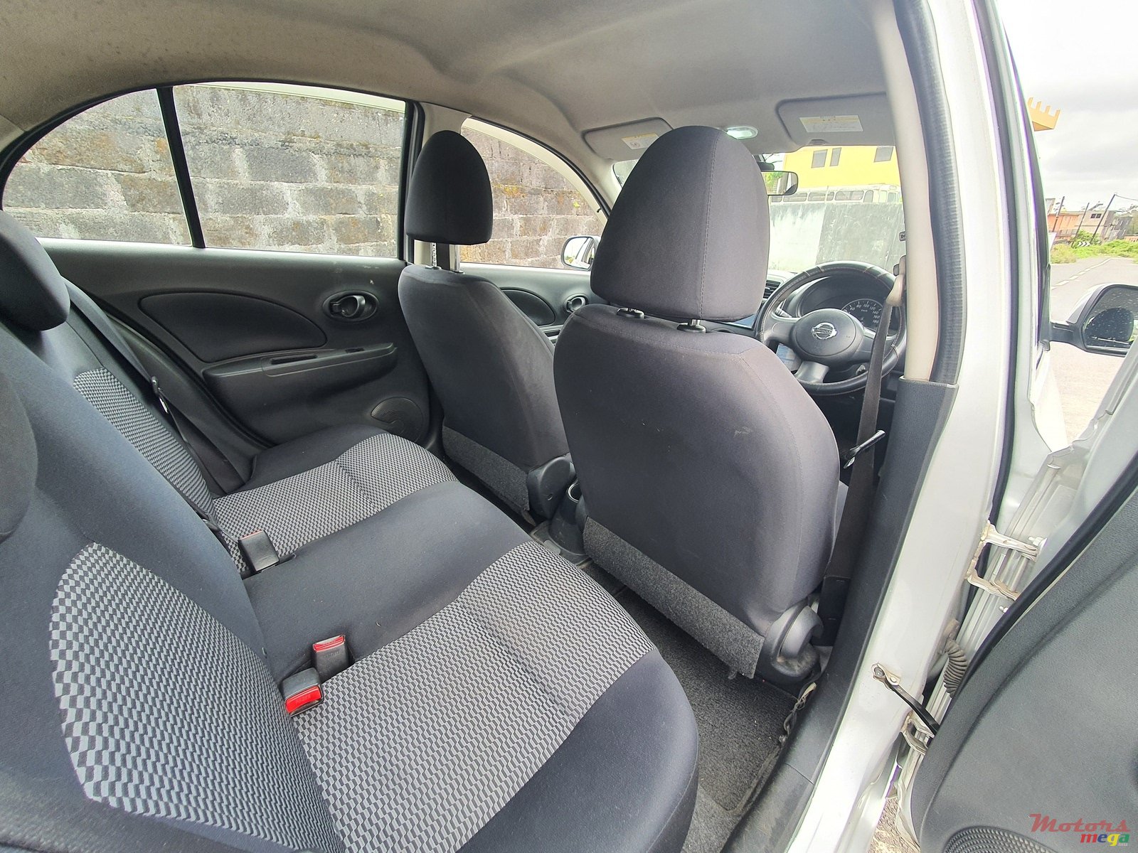 2015' Nissan March photo #7