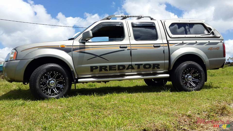 2004' Nissan Pickup Hardbody Predator photo #2