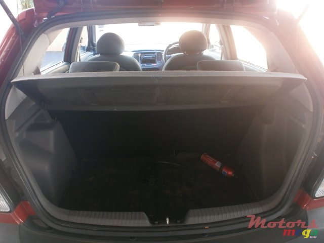 2010' Kia Rio photo #6