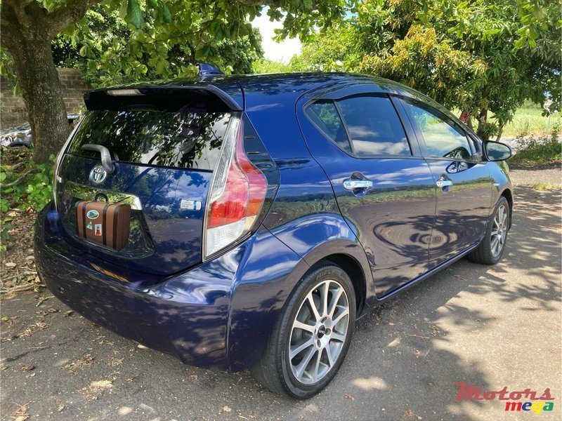 2017' Toyota Aqua photo #2