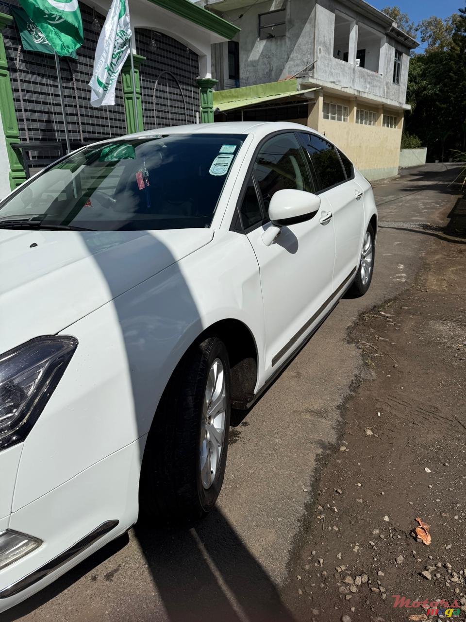 2013' Citroen C5 photo #2