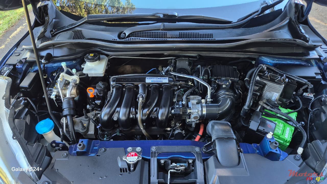 2014' Honda HR-V Vezel photo #5