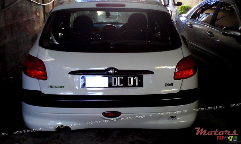 2001' Peugeot photo #3