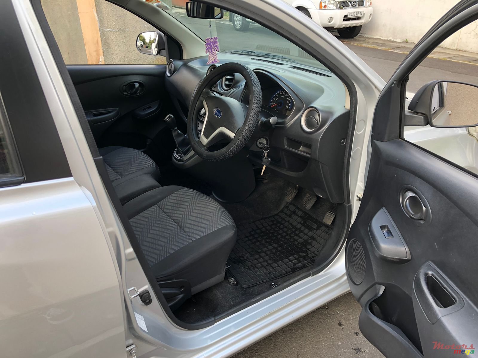 2018' Datsun Go photo #4