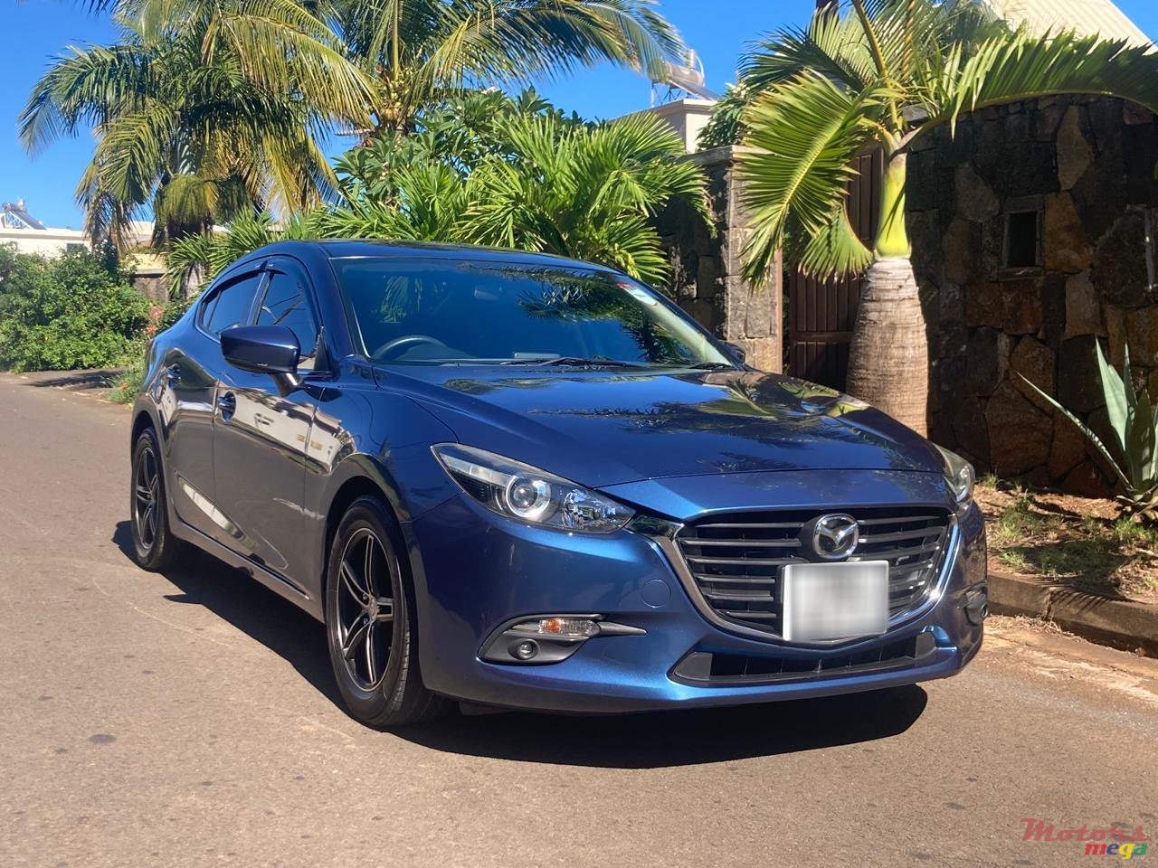 2017' Mazda Axela photo #1