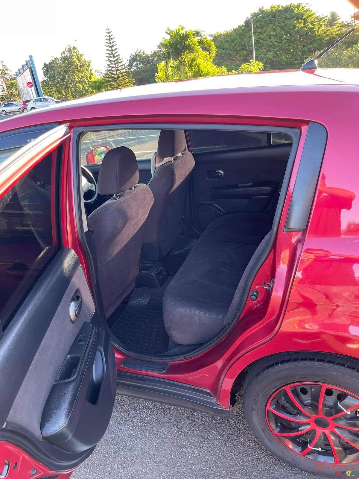 2008' Nissan Tiida photo #3