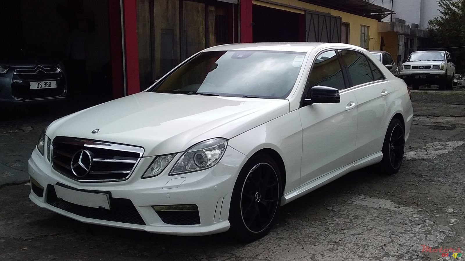 2013' Mercedes-Benz E-Class E250 photo #2