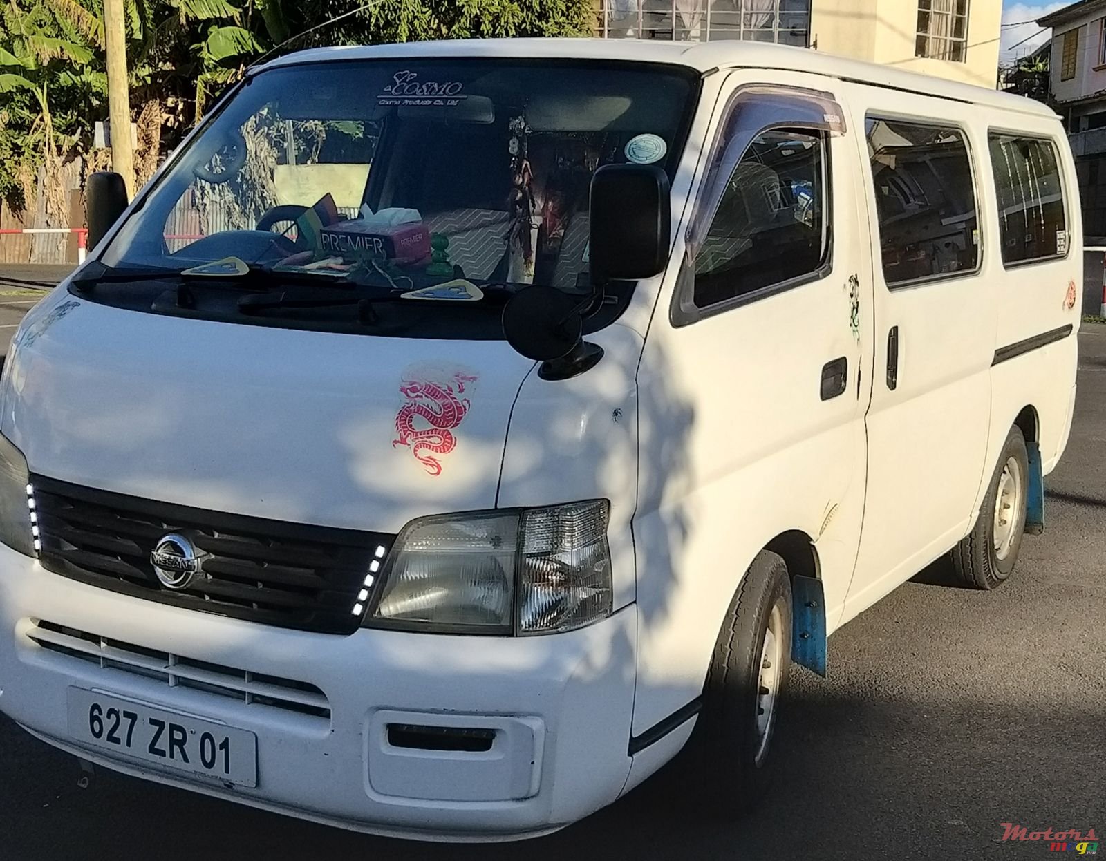 2001' Nissan photo #1