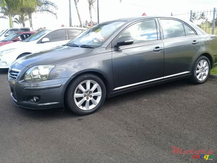 2008' Toyota Avensis photo #5