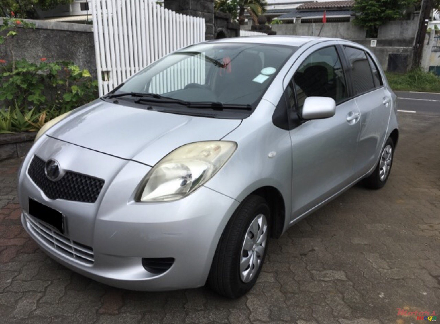 2006' Toyota Vitz photo #4