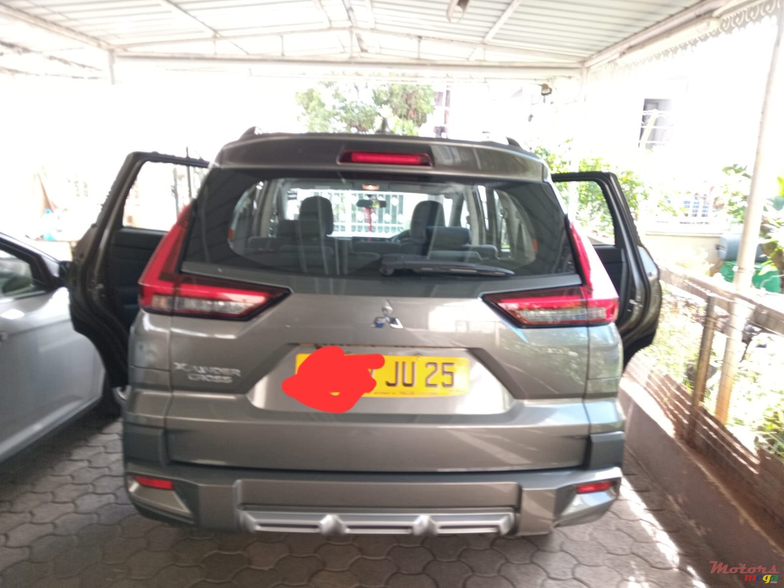 2025' Mitsubishi photo #1