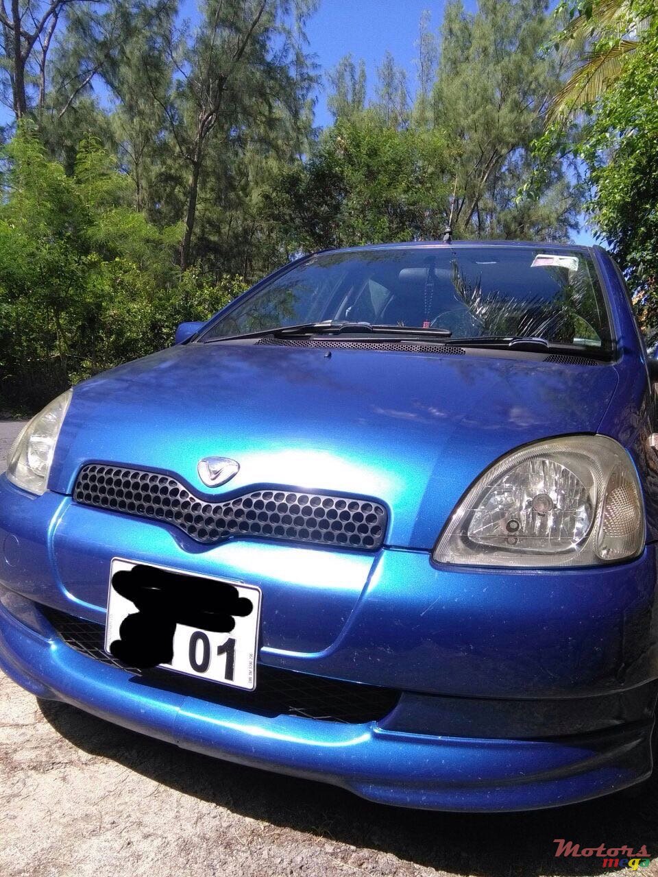 2001' Toyota Vitz photo #3