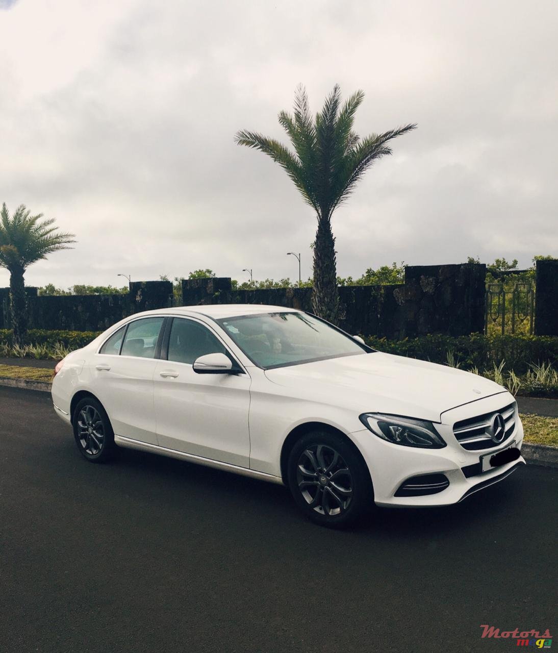 2016' Mercedes-Benz C-Class Avantgarde photo #7