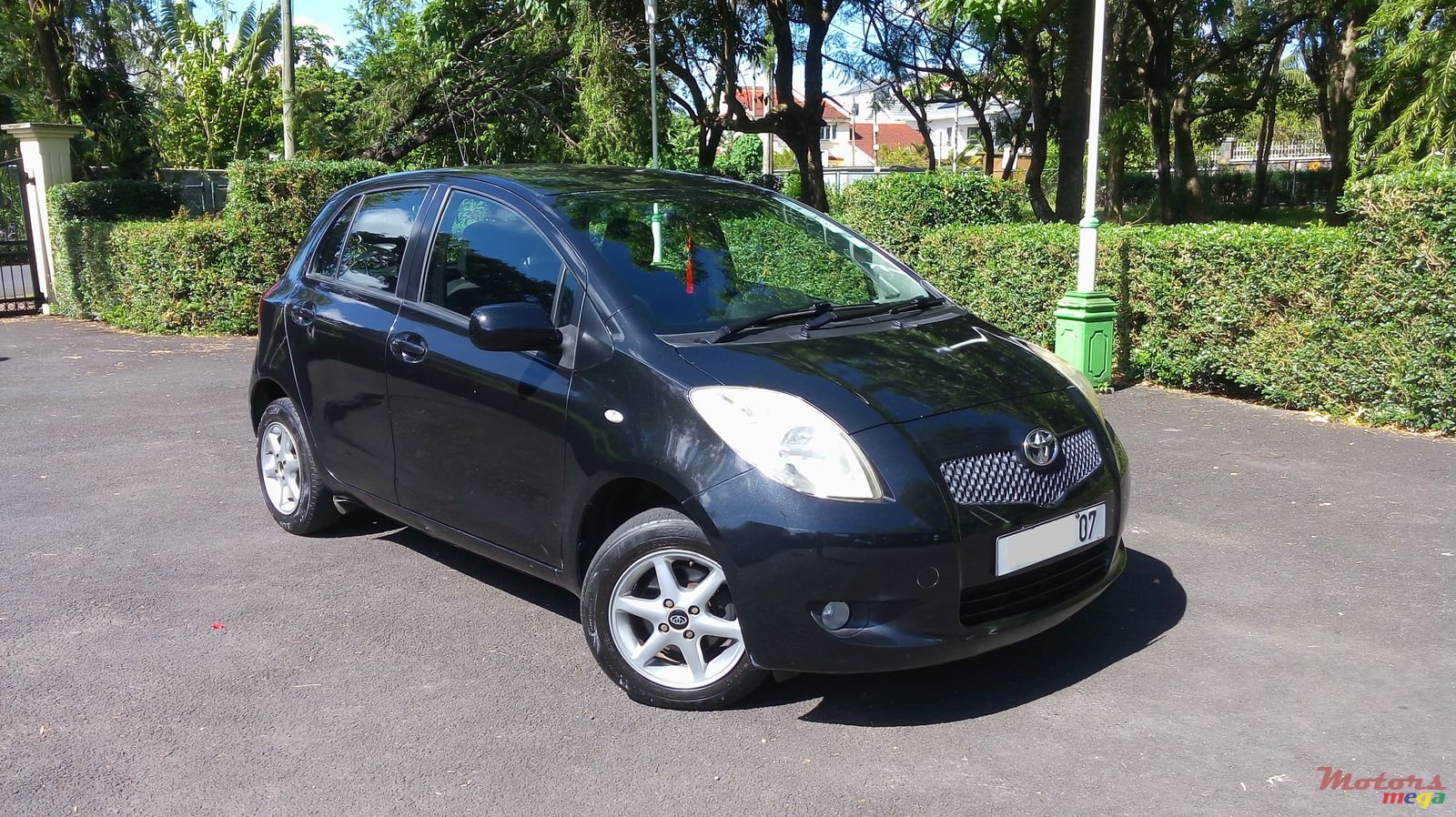 2007' Toyota Yaris photo #1