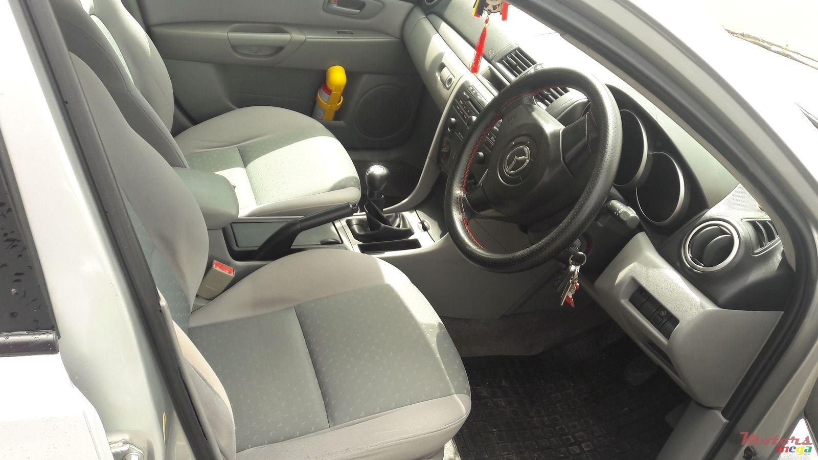 2005' Mazda 3 photo #5