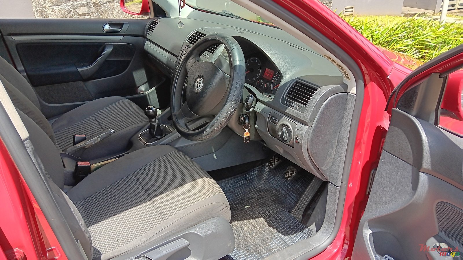 2009' Volkswagen Jetta photo #3