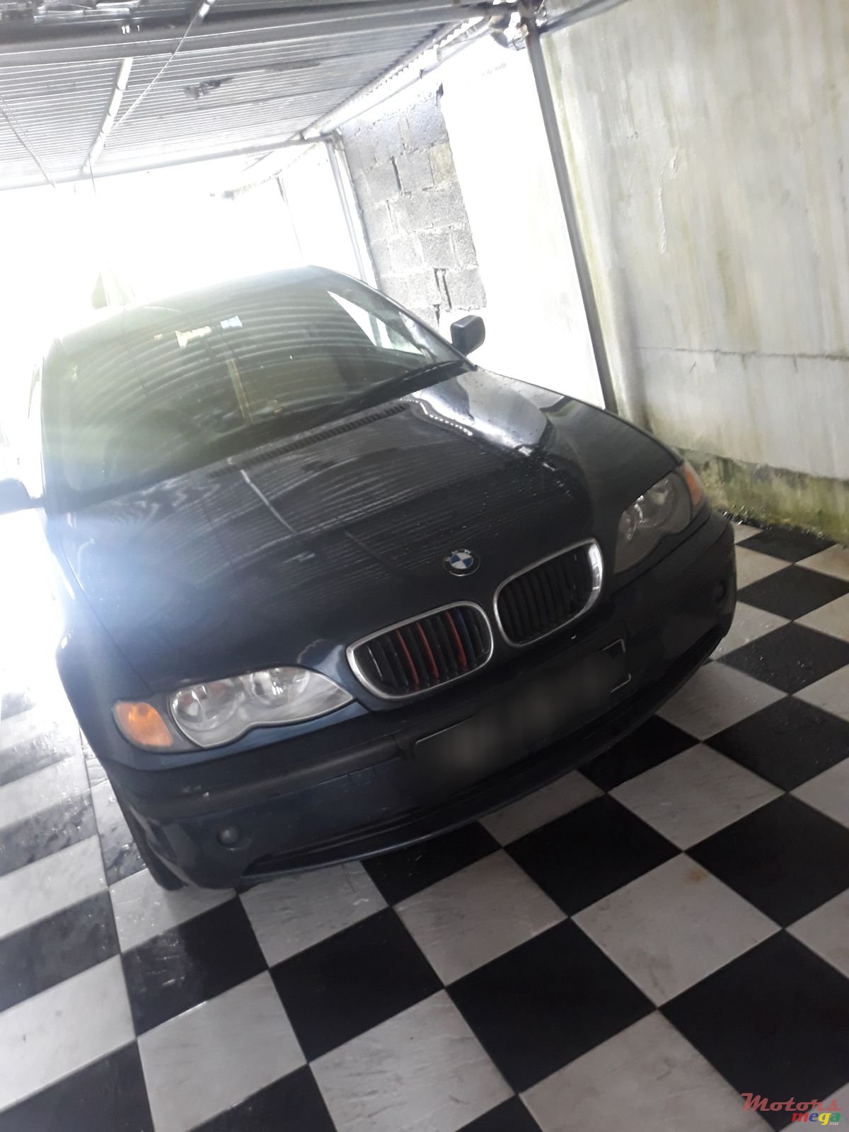 2003' BMW 3 Series photo #2