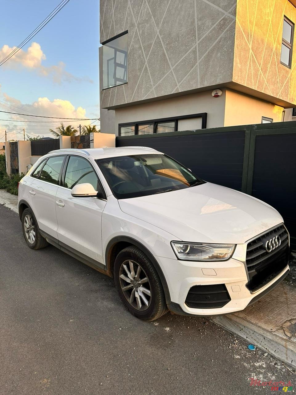 2015' Audi Q3 Hatchback photo #1