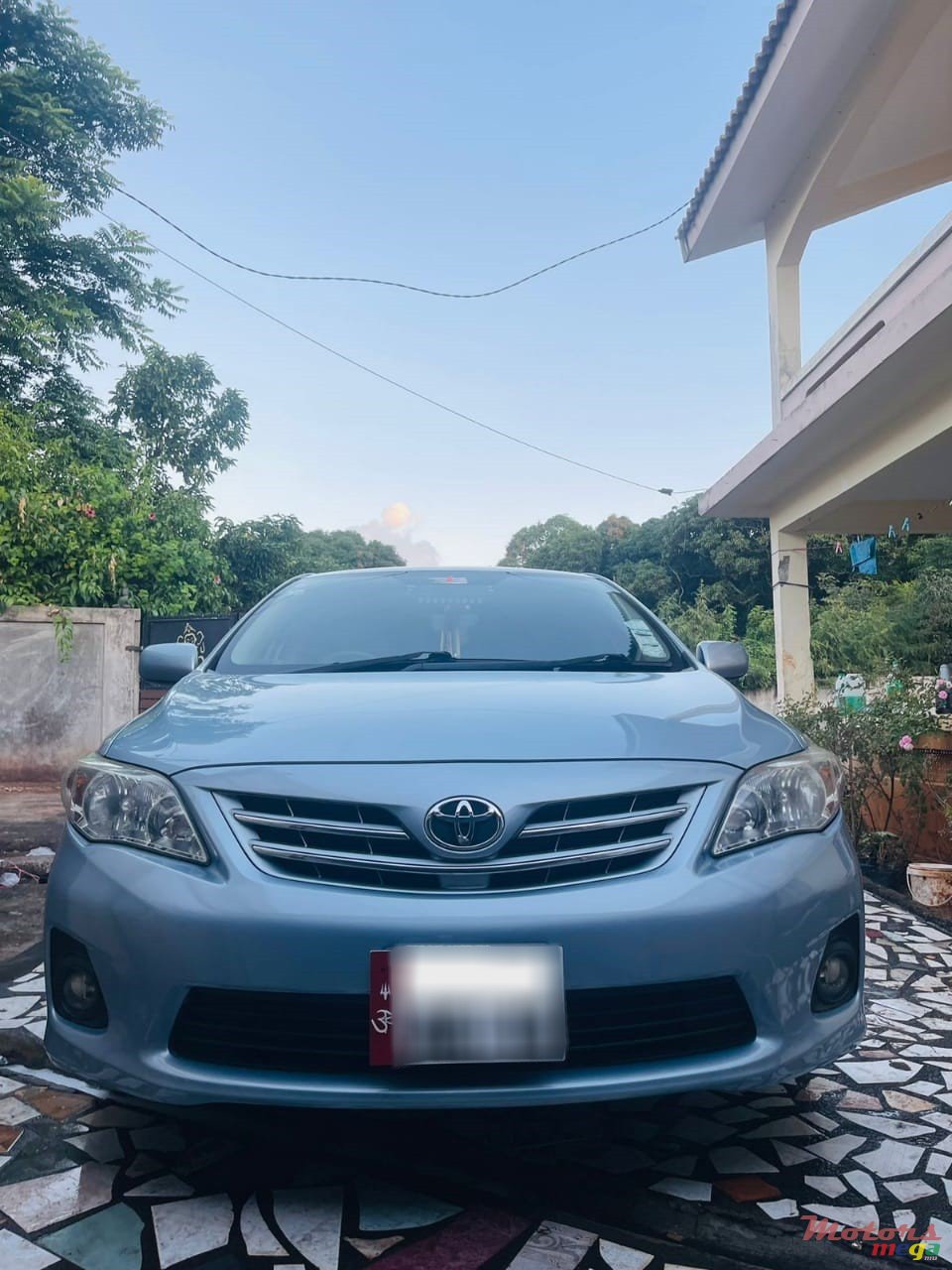 2013' Toyota Corolla GLI photo #2