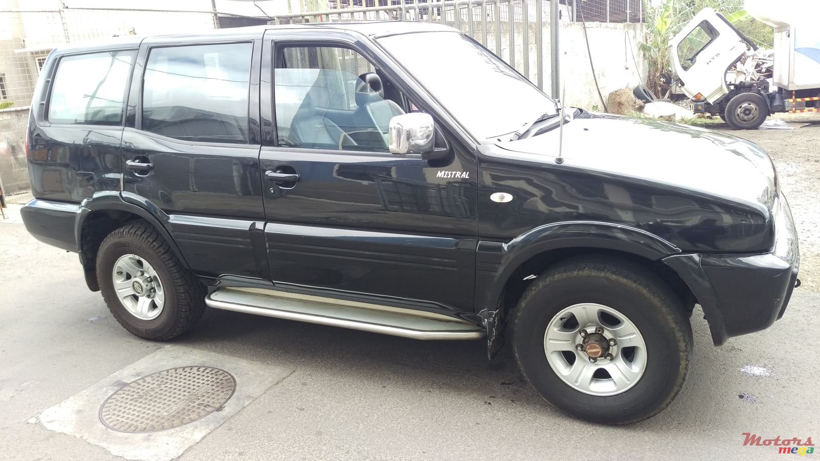 1995' Nissan photo #3