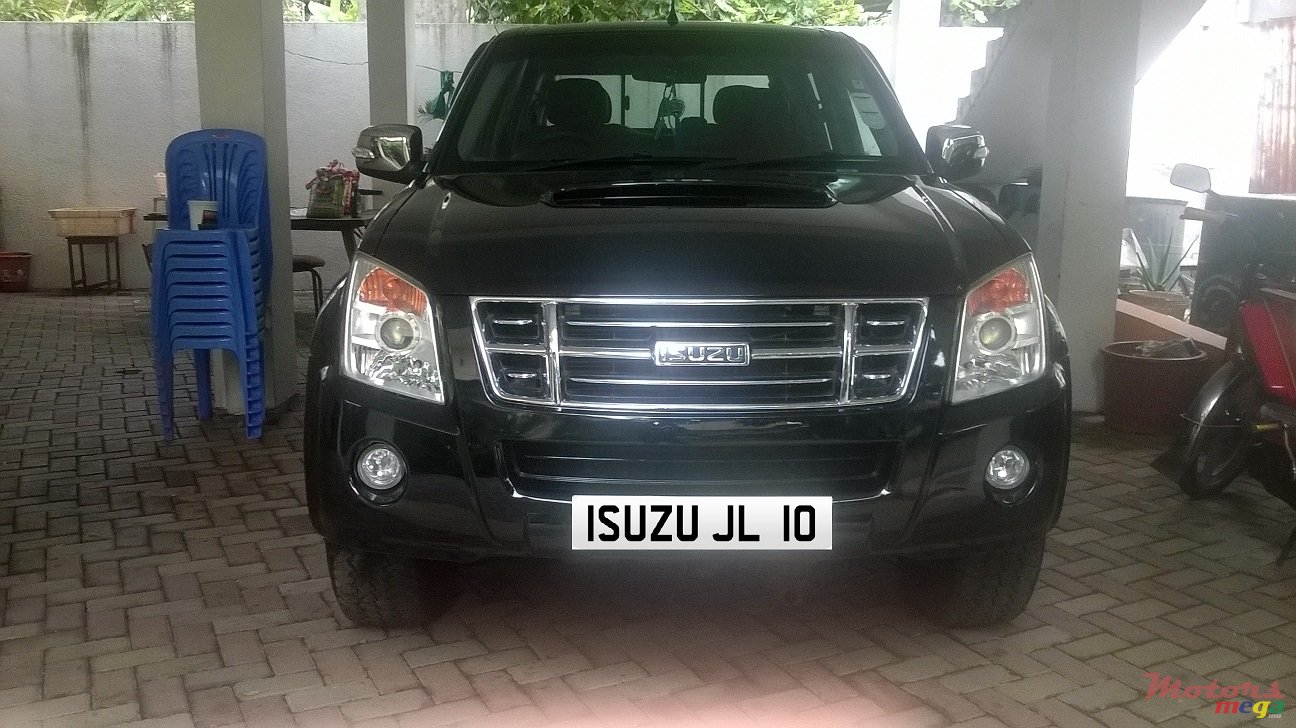 2010' Isuzu KB Series kb 300 photo #1