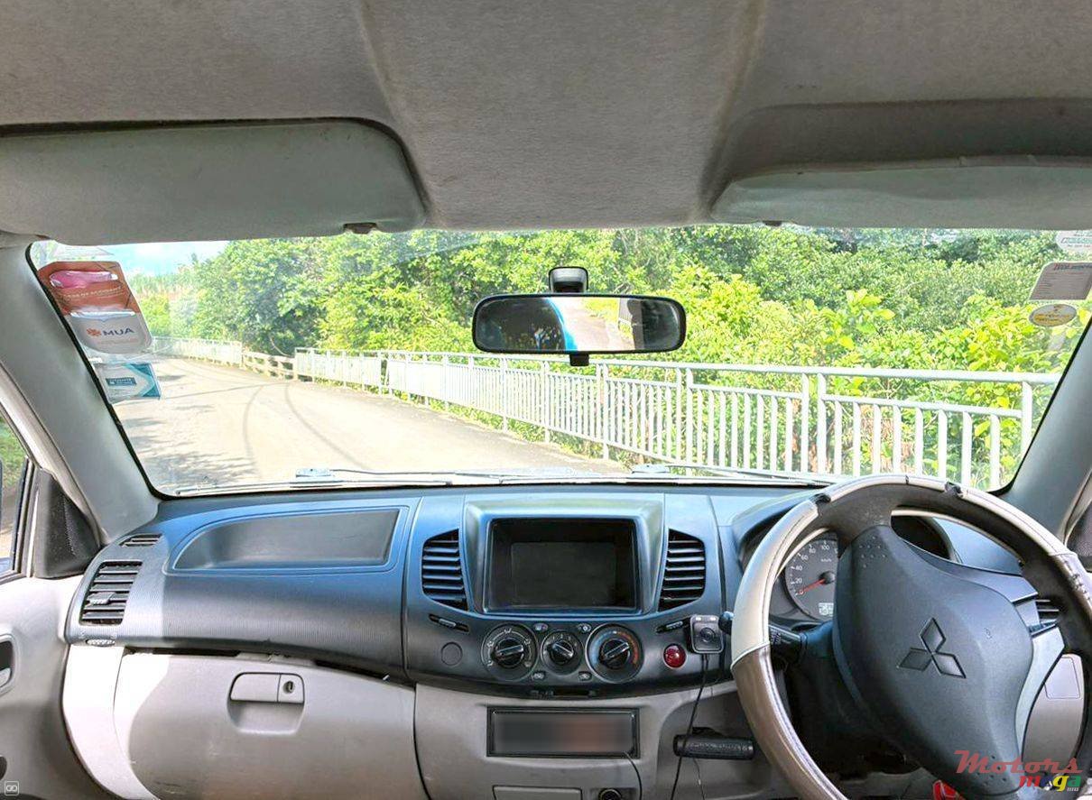 2014' Mitsubishi L200 photo #2