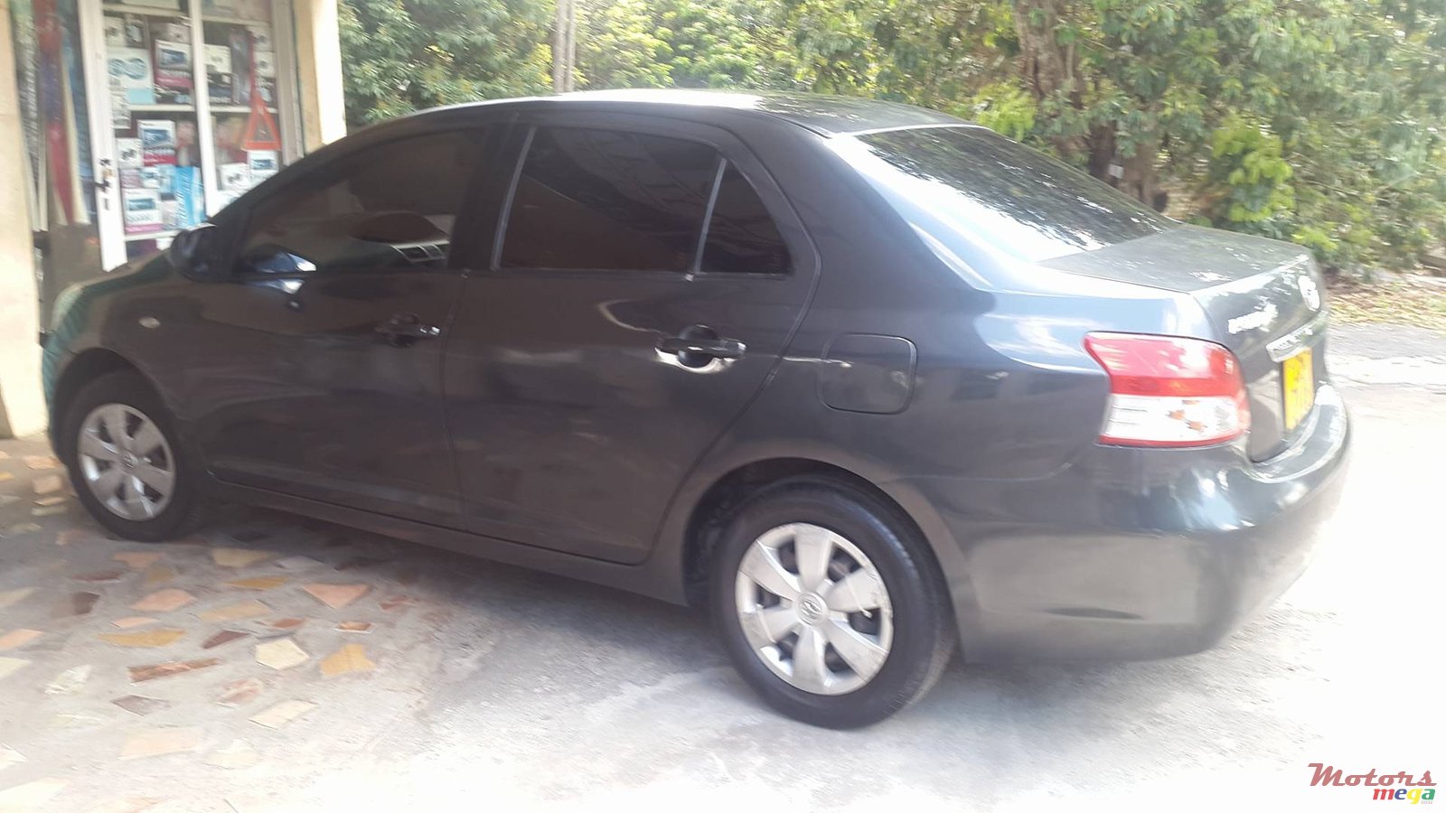 2006' Toyota Belta photo #3