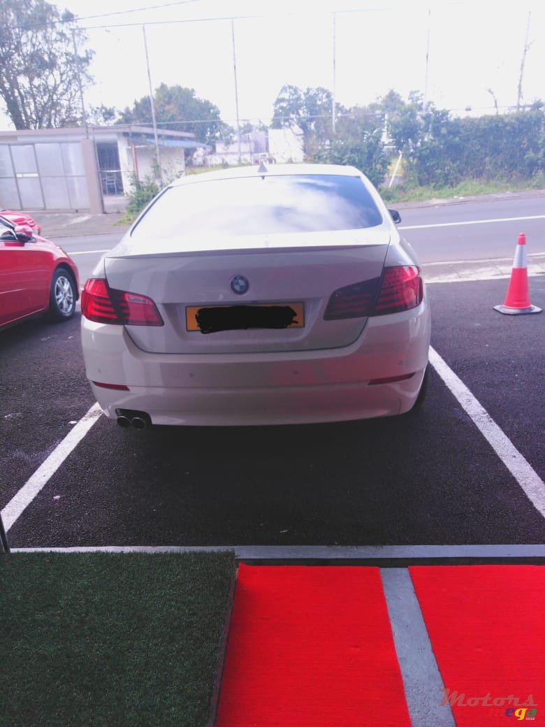 2012' BMW 520 photo #4