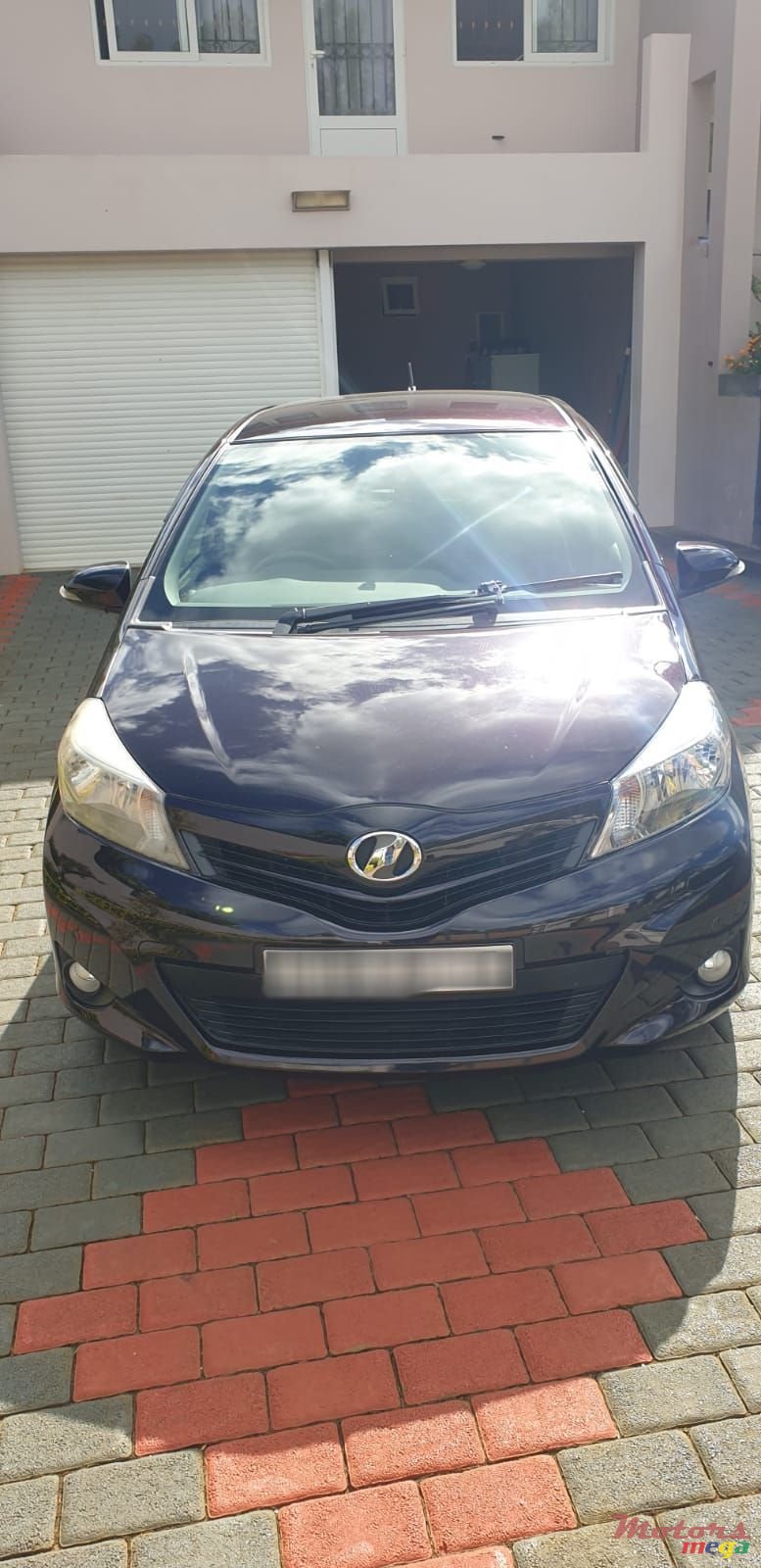 2013' Toyota Vitz photo #4