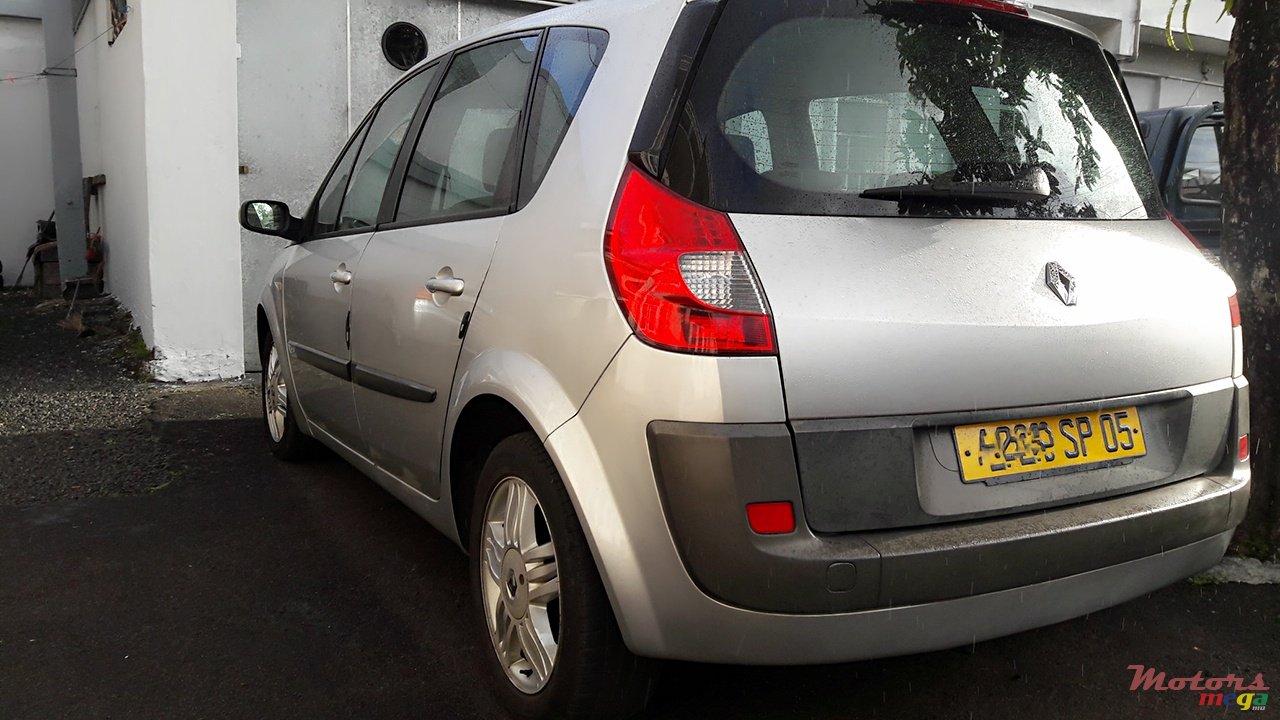 2005' Renault Scenic photo #2