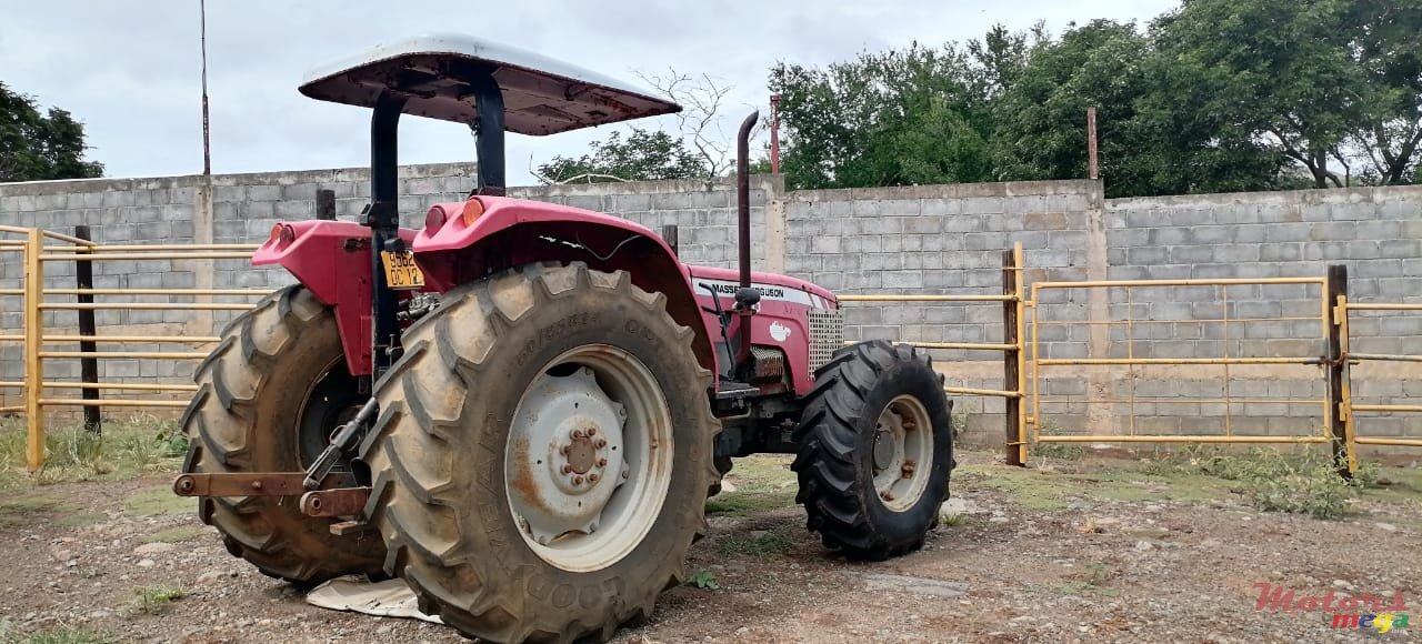 2012' Massey Ferguson Massey Ferguson 440 photo #1