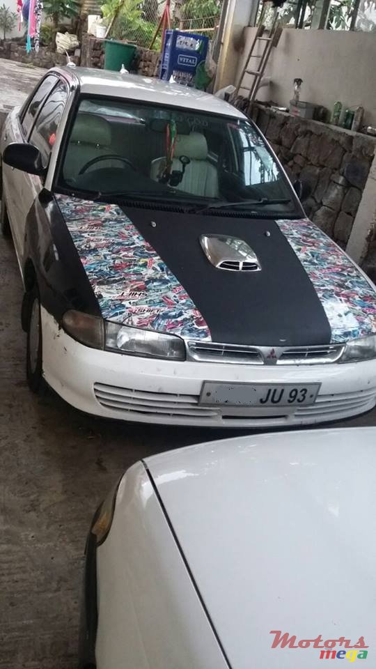 1993' Mitsubishi Lancer photo #1
