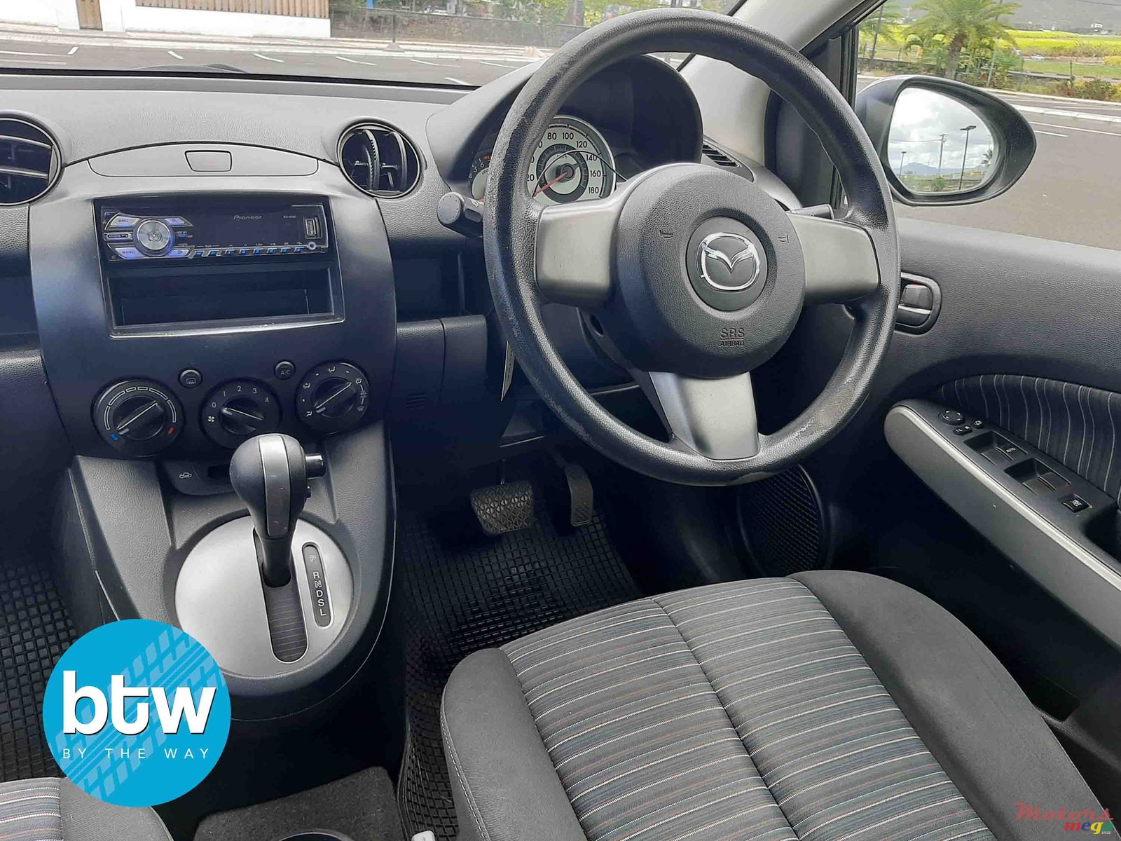 2010' Mazda Demio photo #6