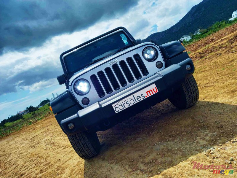2019' Jeep Wrangler Unlimited Sahara Edition 3.6V6 photo #7