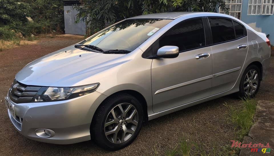 2010' Honda City photo #1