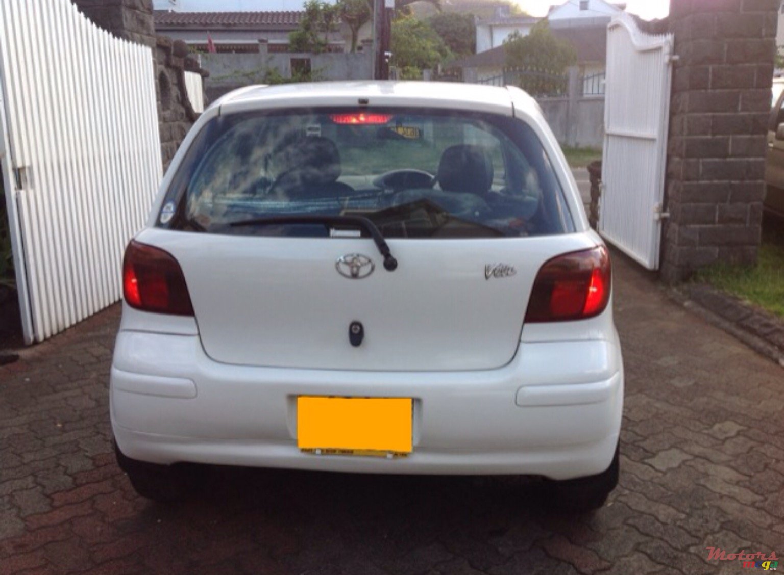 2002' Toyota Vitz photo #6