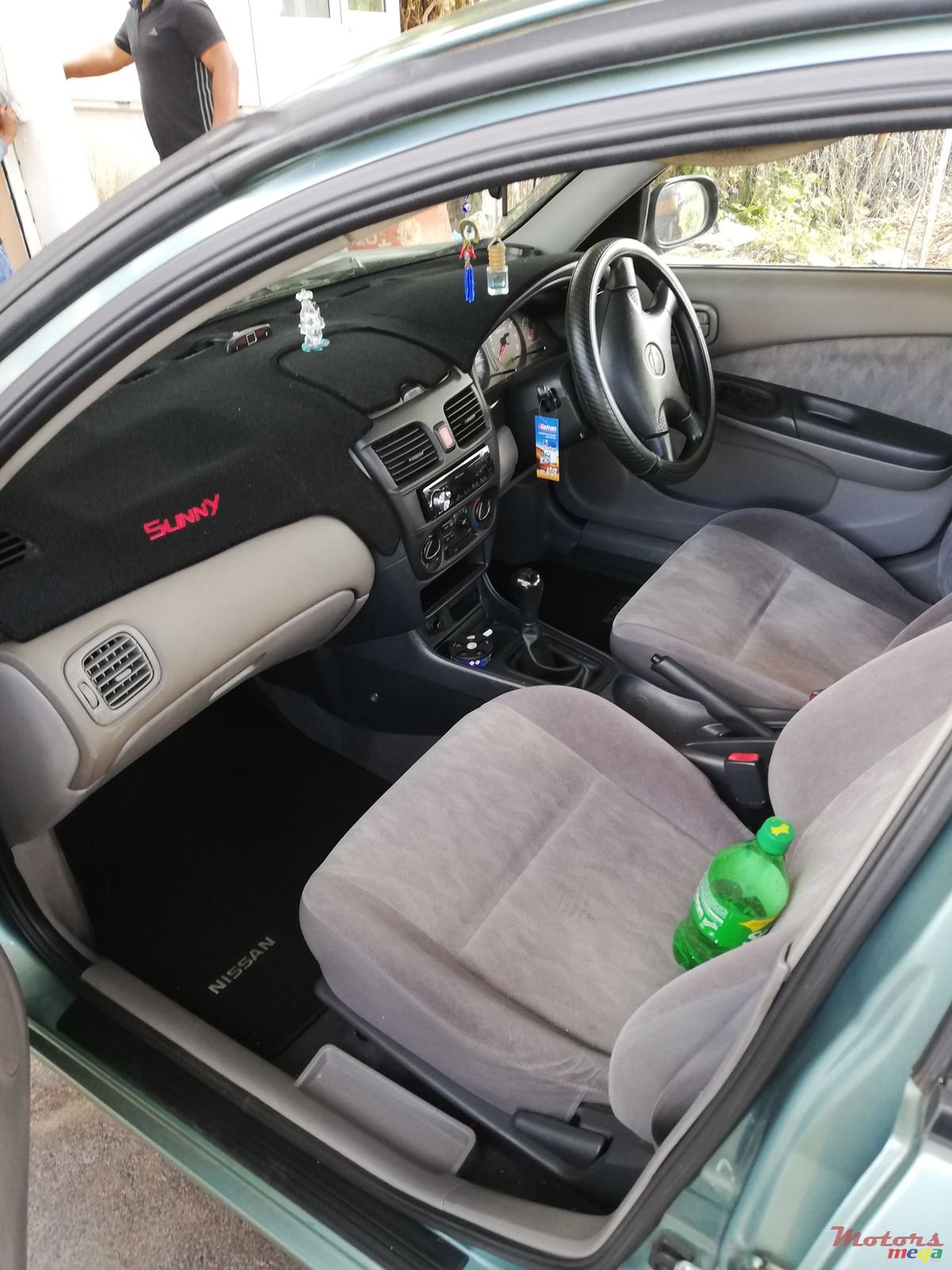 2003' Nissan Sunny photo #3